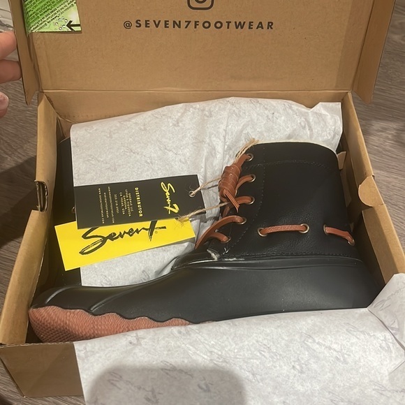 Seven7‎ Black Hollis Duck Boot - Picture 5 of 5